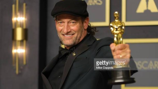 Troy Kotsur ganha Oscar de melhor atuação em 2022 - Autor da imagem: Mike Coppola. Crédito e Direitos autorais: Getty Images 2022 